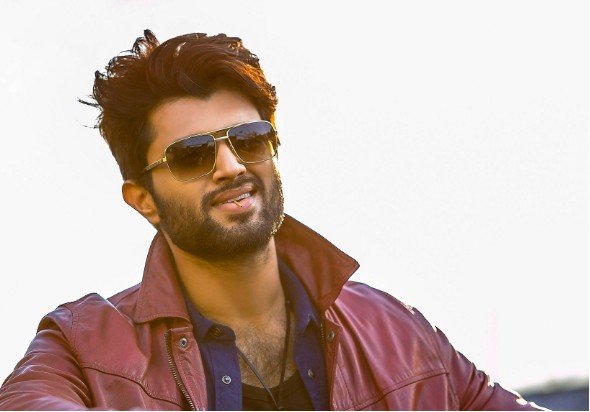 சோதனை மேல் சோதனை… விஜய் தேவரகொண்டாவிற்கு வந்த அடுத்த சிக்கல்…!