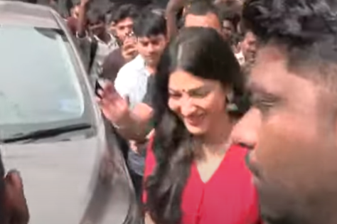 வெற்றி திரையரங்கில் செலிபிரிட்டிகள்: