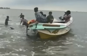 மன்னார் கடற்கரையில் குழந்தைகள் குவிந்த காரணம் என்ன?