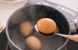 முட்டைகளை விரைவாகவும் சரியாகவும் வேகவைக்க இந்த எளிய குறிப்புகளை முயற்சிக்கவும்..