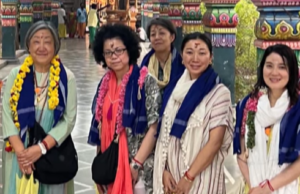 ”தமிழ்நாட்டு கோயில்களின் அழகில் மெய்மறந்த ஜப்பானிய பெண்கள்”