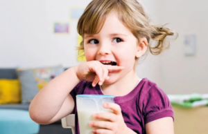 மூளையின் கூர்மையை அதிகரிக்கும் அற்புதமான உணவுகள்.. குழந்தைகளின் நினைவாற்றலைக் காப்பாற்றும் உணவுகள் இவை