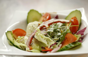 அதிக ஊட்டச்சத்துக்களைப் பெற வெள்ளரிக்காயுடன் சாப்பிடக்கூடிய 5 உணவுகள்