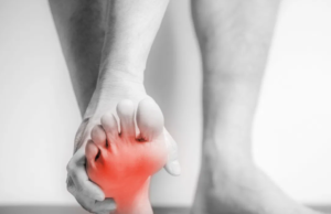 நீங்கள் நீண்ட நேரம் ஒரே இடத்தில் நிற்கிறீர்களா? இப்படிச் செய்தால் உங்களுக்கு உடல்நிலை சரியில்லாமல் போகும்.