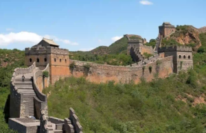 “சீன பெரு சுவர்: உலகை ஆச்சர்யப்படுத்தும் பேர்கட்டுமானத்தின் ரகசியங்கள்!”