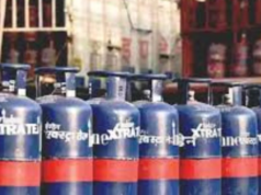 பட்ஜெட் தாக்கல்; மீண்டும் சிலிண்டர் விலை உயர்வு!! எவ்வளவு தெரியுமா?