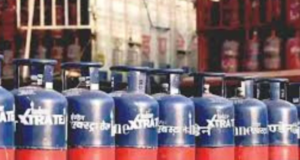 பட்ஜெட் தாக்கல்; மீண்டும் சிலிண்டர் விலை உயர்வு!! எவ்வளவு தெரியுமா?