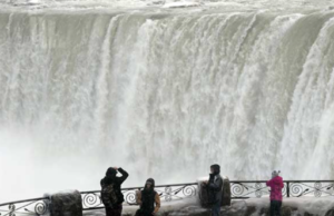 ”உலக அதிசயம் பனிக்குள்… நயக்கரா நீர்வீழ்ச்சியில் அபூர்வ காட்சி”!