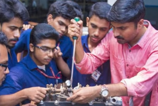 ”இளைஞர்களே கவனம்! அரசு உதவி, சம்பளம், சான்றிதழ் – பிரதமர் தொழில் பழகுநர் முகாம்”