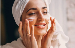 சோப்பு vs ஃபேஸ் வாஷ்: பளபளப்பான சருமத்திற்கு எது சிறந்தது? இந்த தவறுகளைச் செய்யாதீர்கள்.