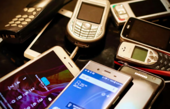 உங்கள் பழைய ஸ்மார்ட்போனில் மறைந்திருக்கும் பொக்கிஷம்! இந்தியாவின் புதிய ‘அணு இறையாண்மை’ வியூகம்! old-smartphones-and-electronics-waste-recycling-india-2026